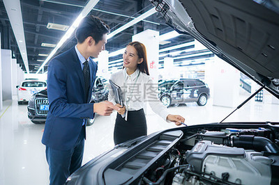 汽車銷售服務人員的專業(yè)介紹技巧